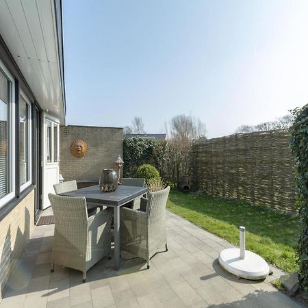 Attractive Bungalow With Modern Furnishings Sint Maartensvlotbrug Dış mekan fotoğraf