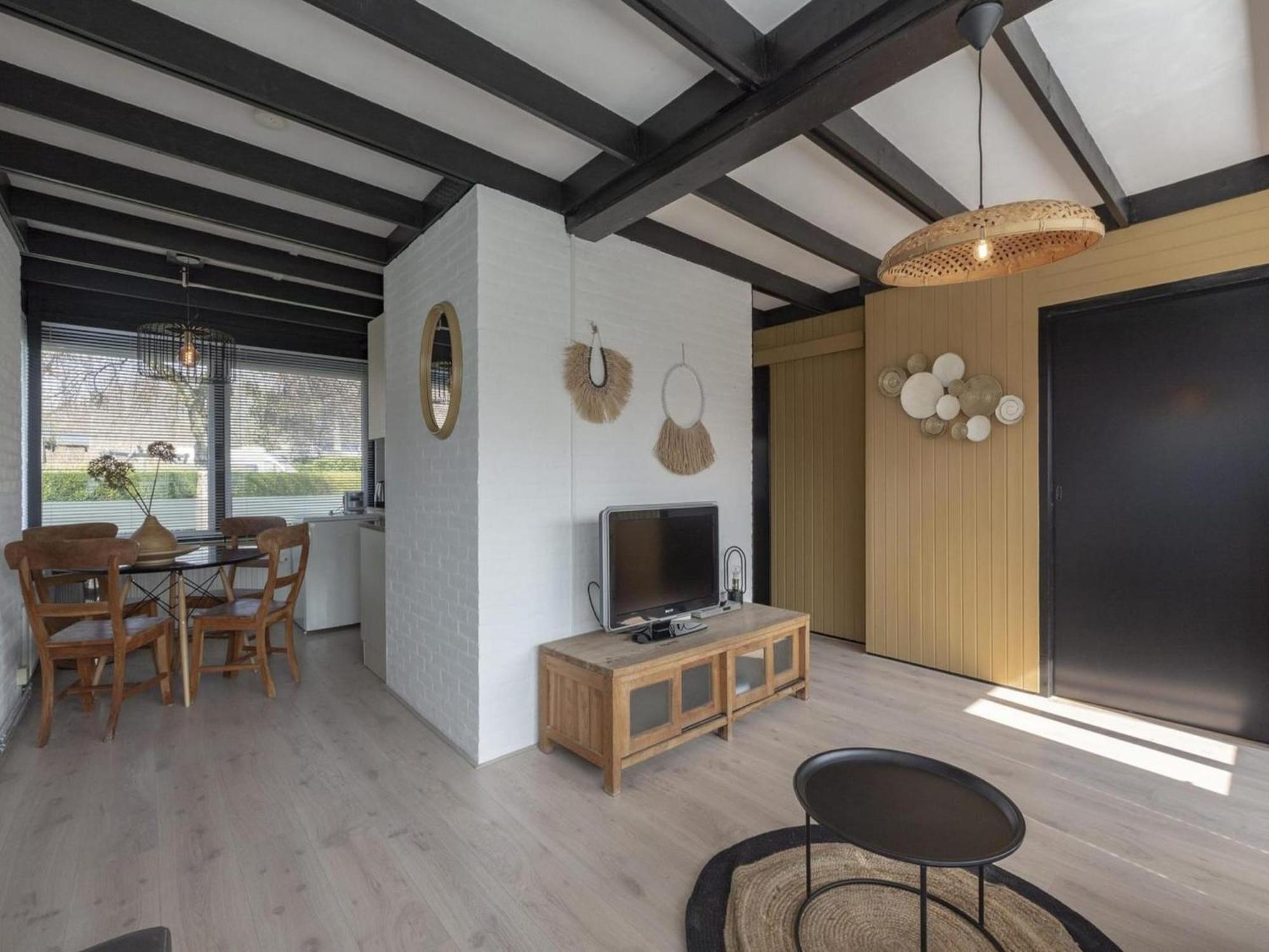 Attractive Bungalow With Modern Furnishings Sint Maartensvlotbrug Dış mekan fotoğraf