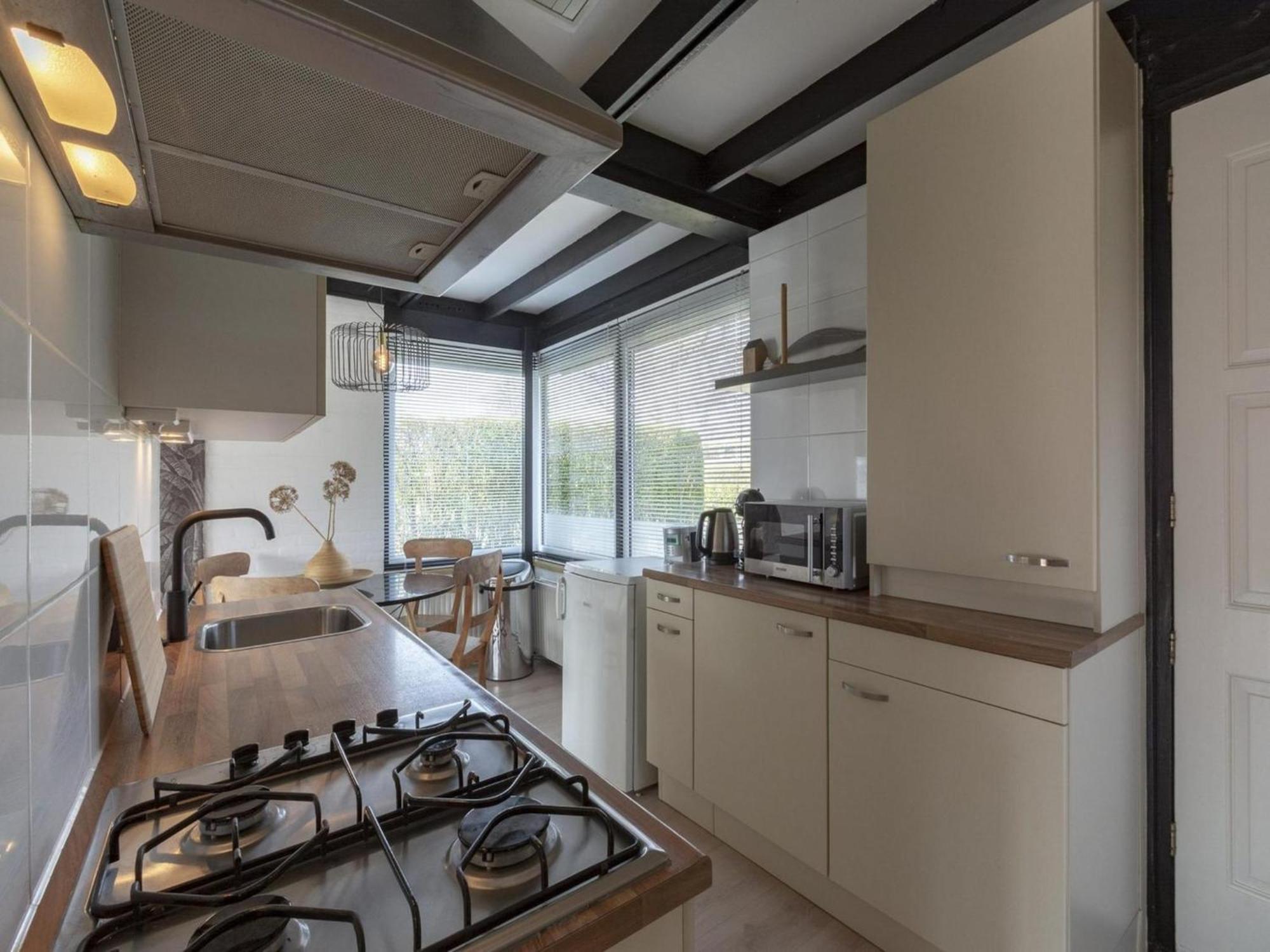 Attractive Bungalow With Modern Furnishings Sint Maartensvlotbrug Dış mekan fotoğraf
